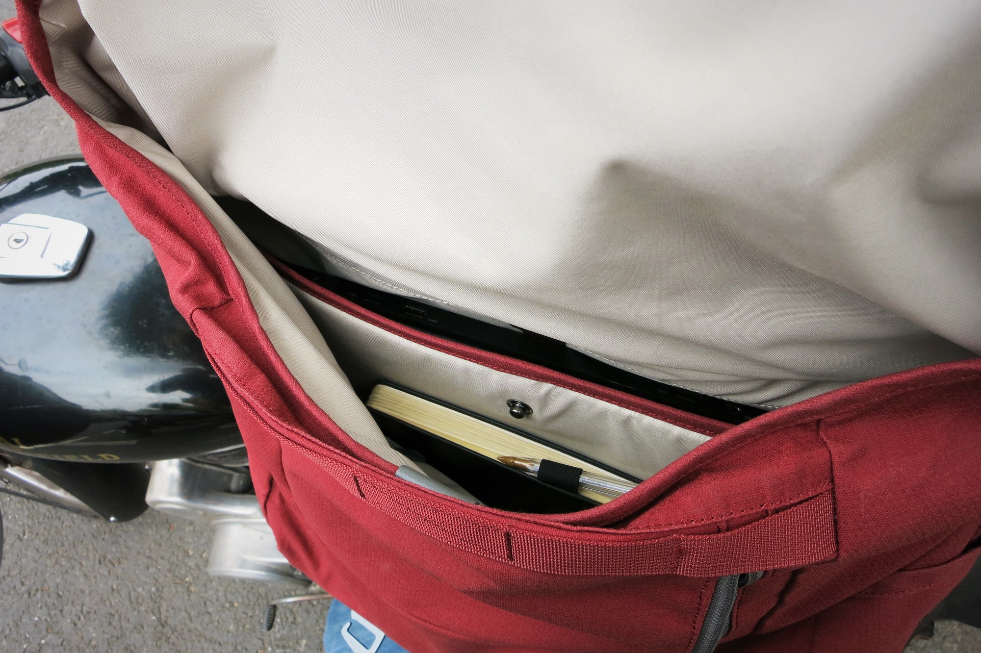 Millican | Nick The Messenger Bag 13L